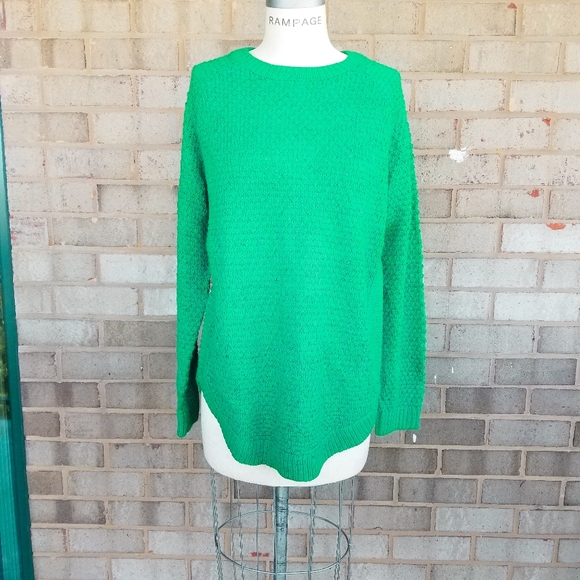 "M" Green knitted sweater - Picture 7 of 11